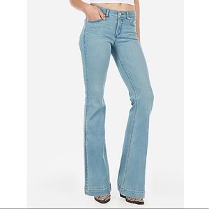 SIZE 6 SHORT Mid Rise Light Wash Bell Flare Jeans